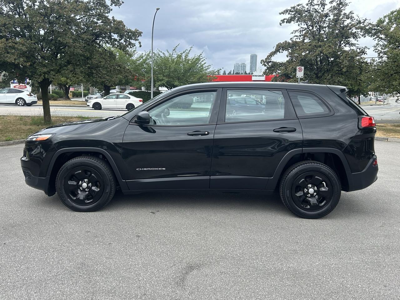 2015 Jeep Cherokee Sport Photo