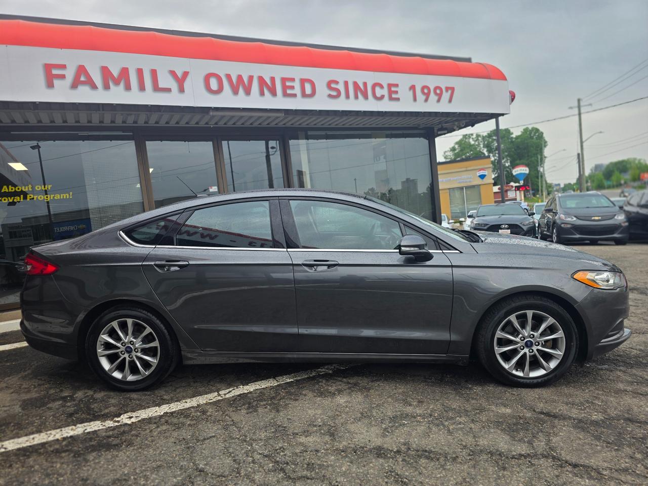 2017 Ford Fusion SE Accident Free | Dealer Serviced | Navi | Heated Seats Photo