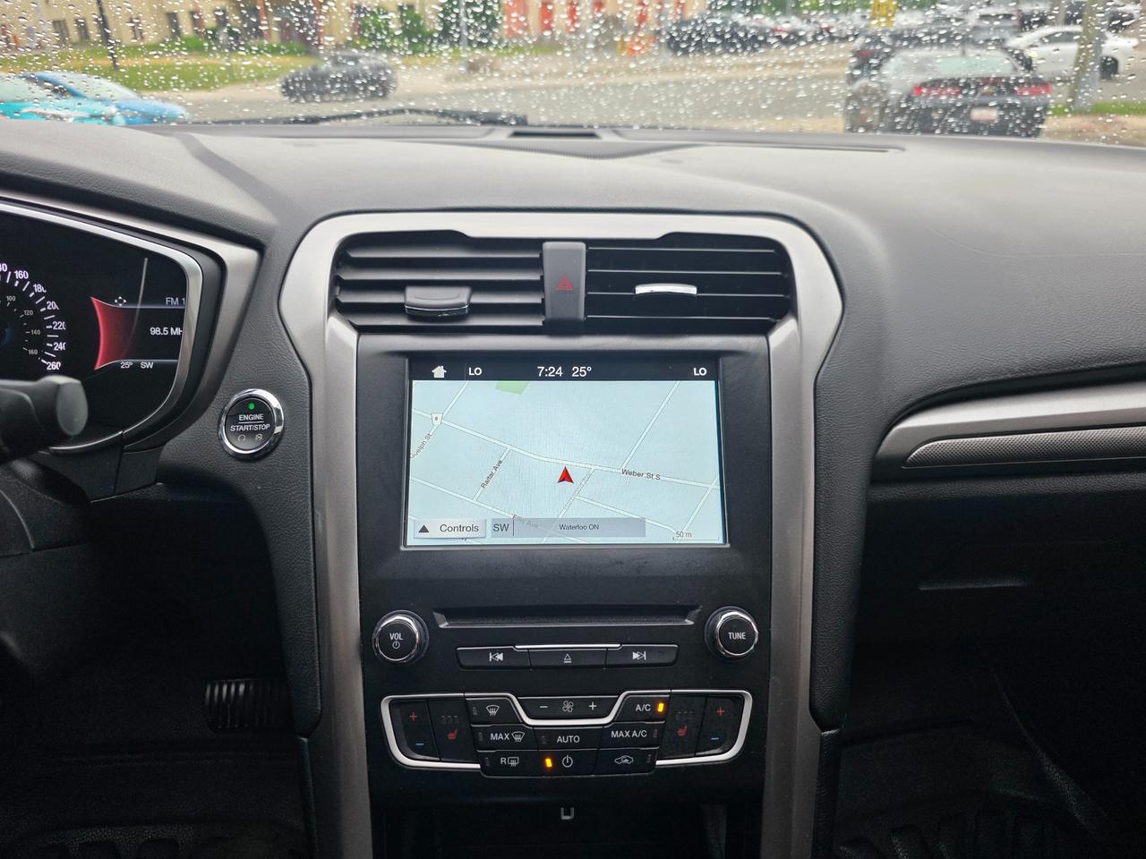 2017 Ford Fusion SE Accident Free | Dealer Serviced | Navi | Heated Seats Photo