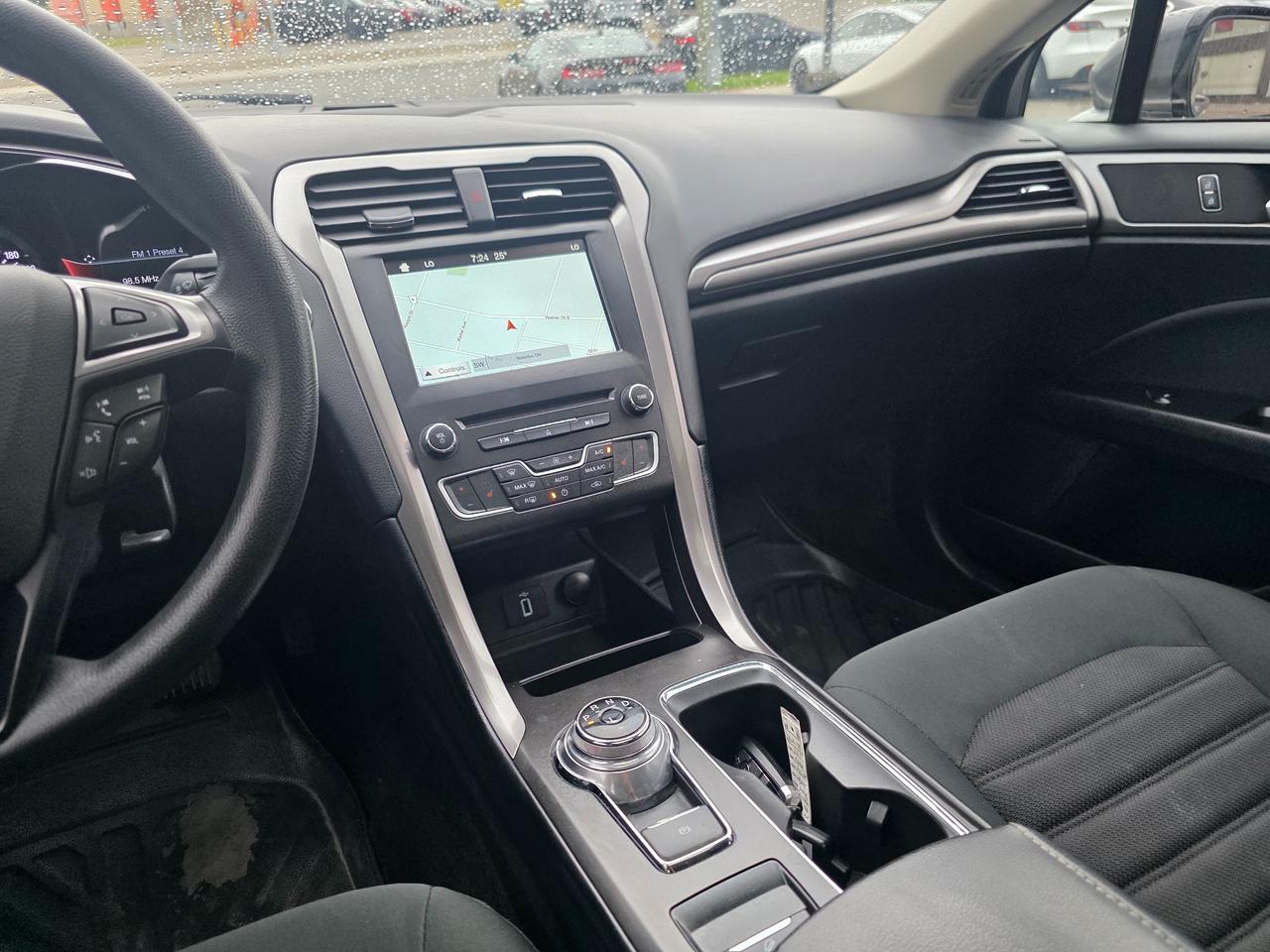 2017 Ford Fusion SE Accident Free | Dealer Serviced | Navi | Heated Seats Photo