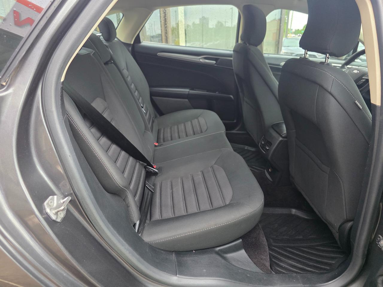 2017 Ford Fusion SE Accident Free | Dealer Serviced | Navi | Heated Seats Photo