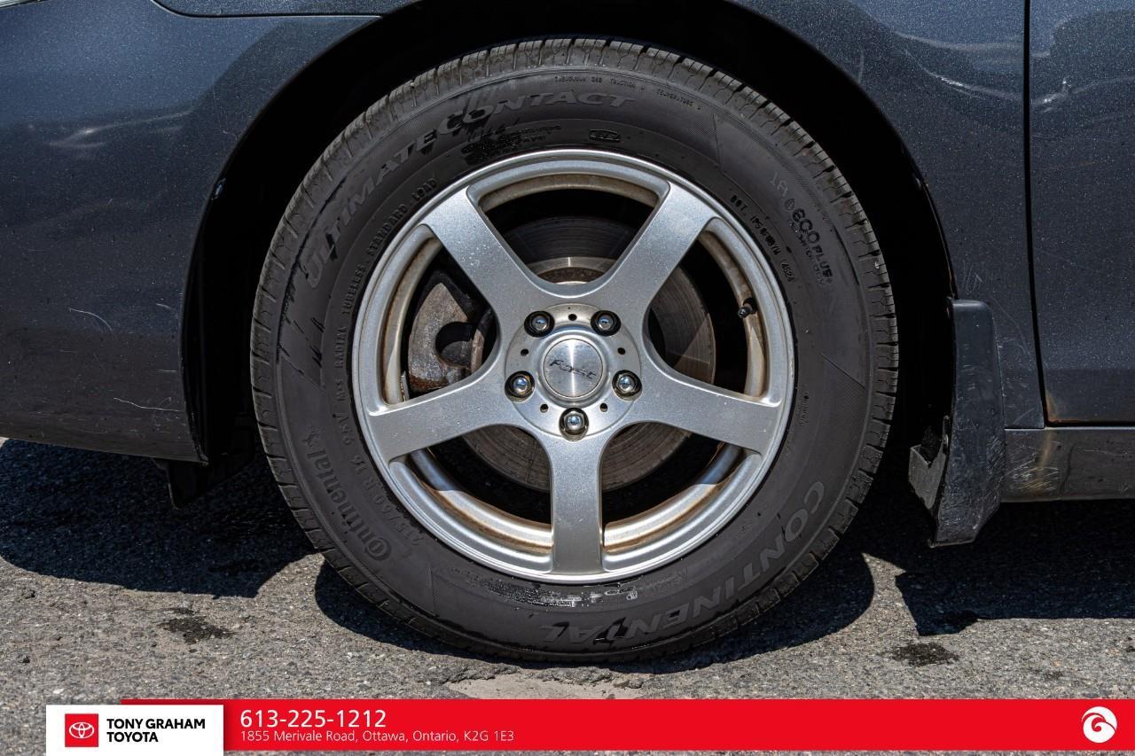2010 Toyota Camry LE Photo
