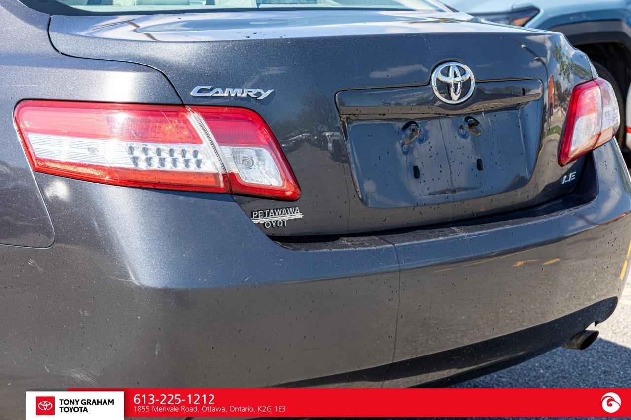2010 Toyota Camry LE Photo
