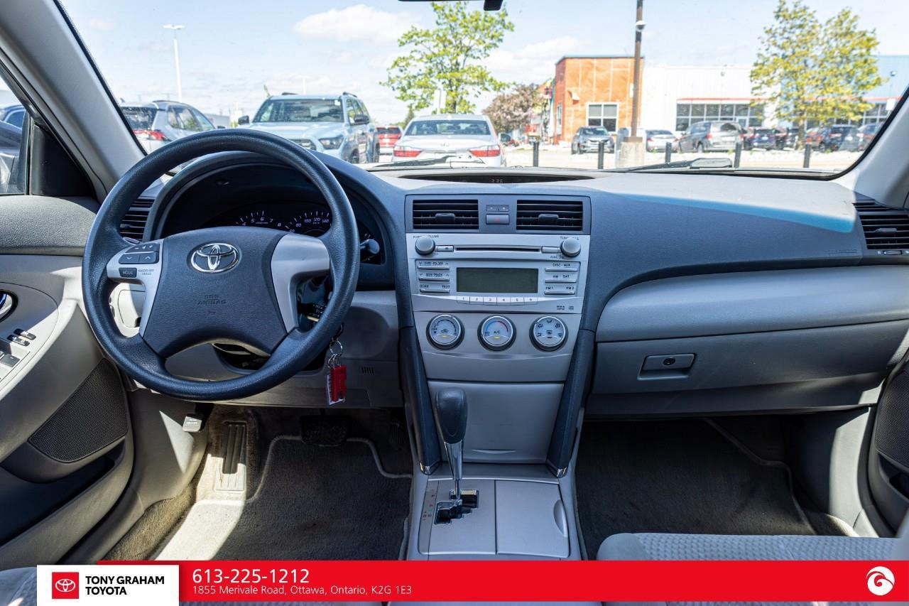 2010 Toyota Camry LE Photo