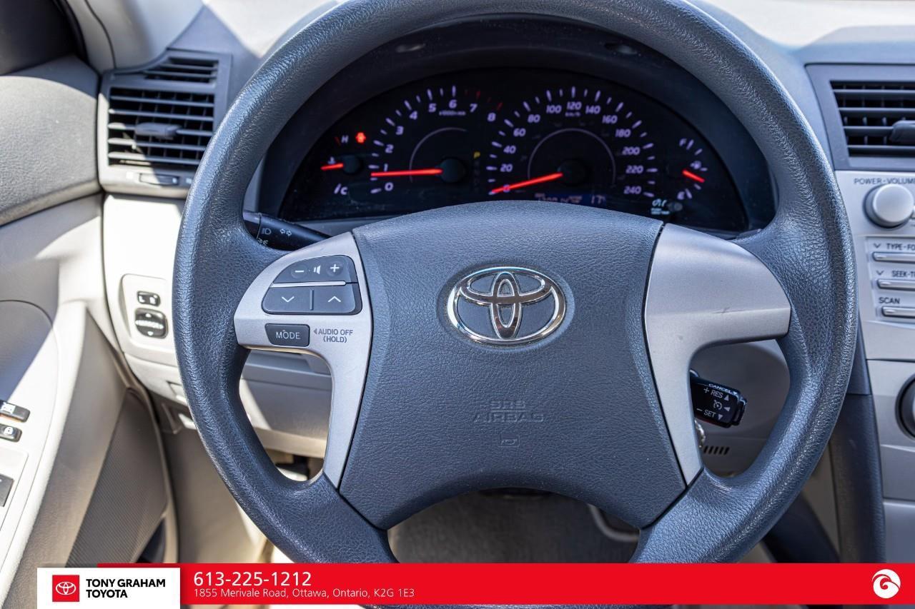 2010 Toyota Camry LE Photo