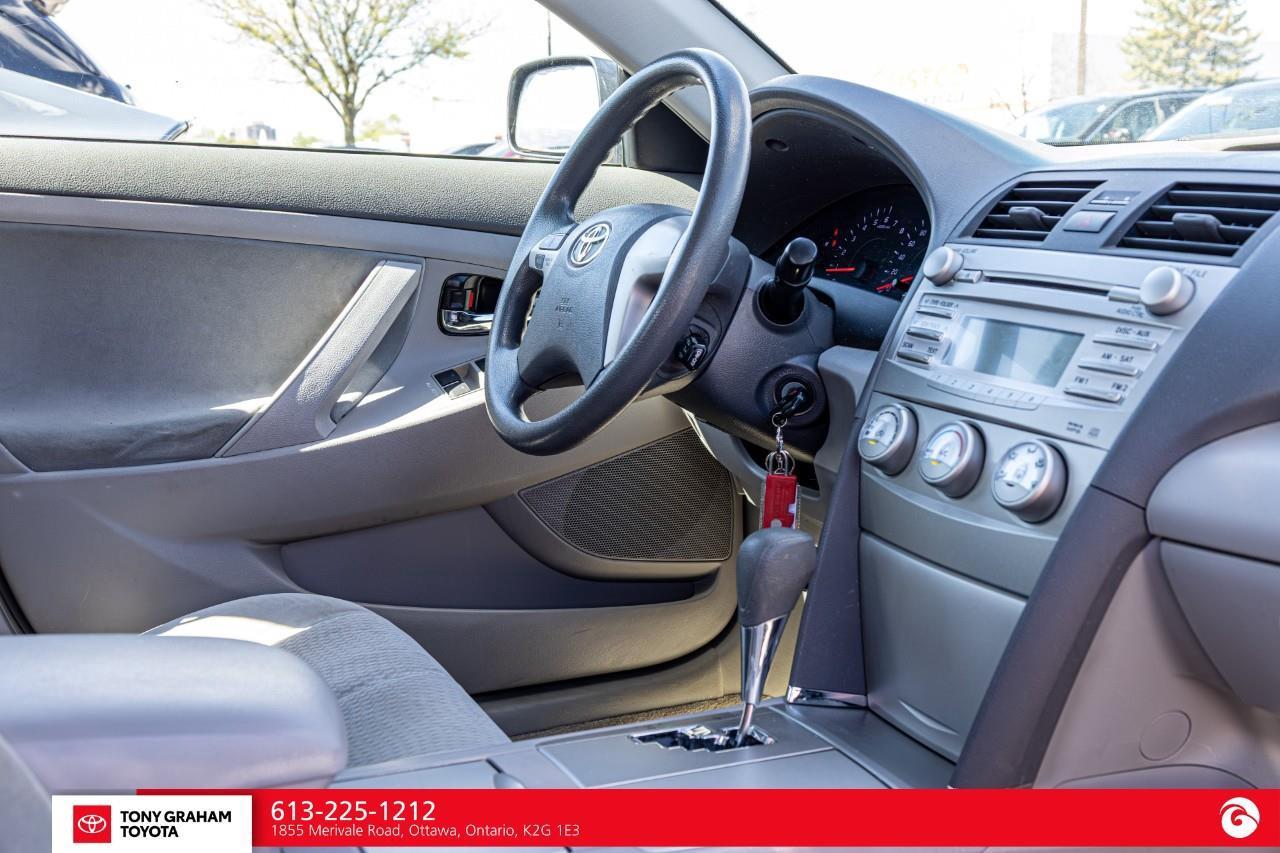 2010 Toyota Camry LE Photo