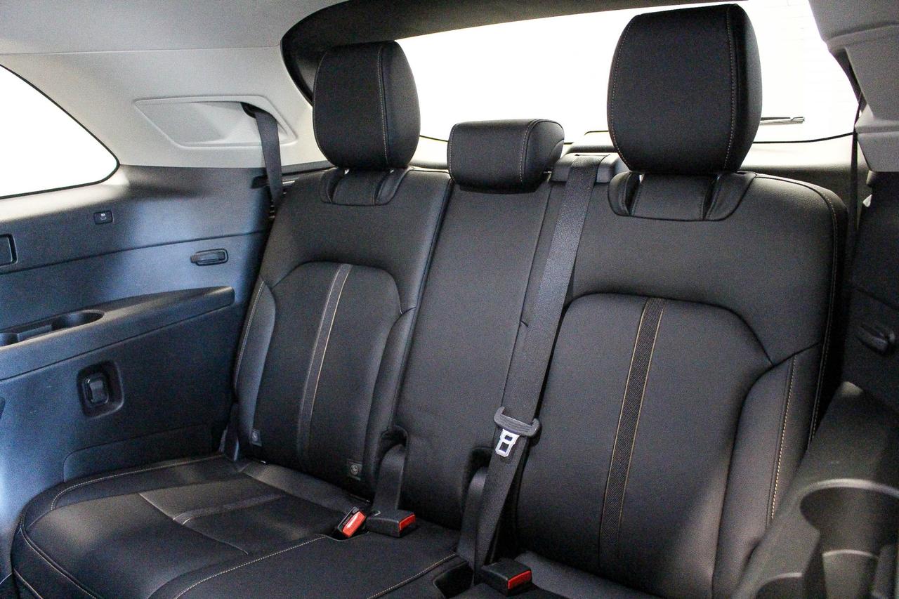 2025 Mazda CX-90 MHEV GS-L HEATED SEATS/STEERING WHEEL - APPLE CARPLAY & ANDROID AUTO - POWER LIFTGATE Photo