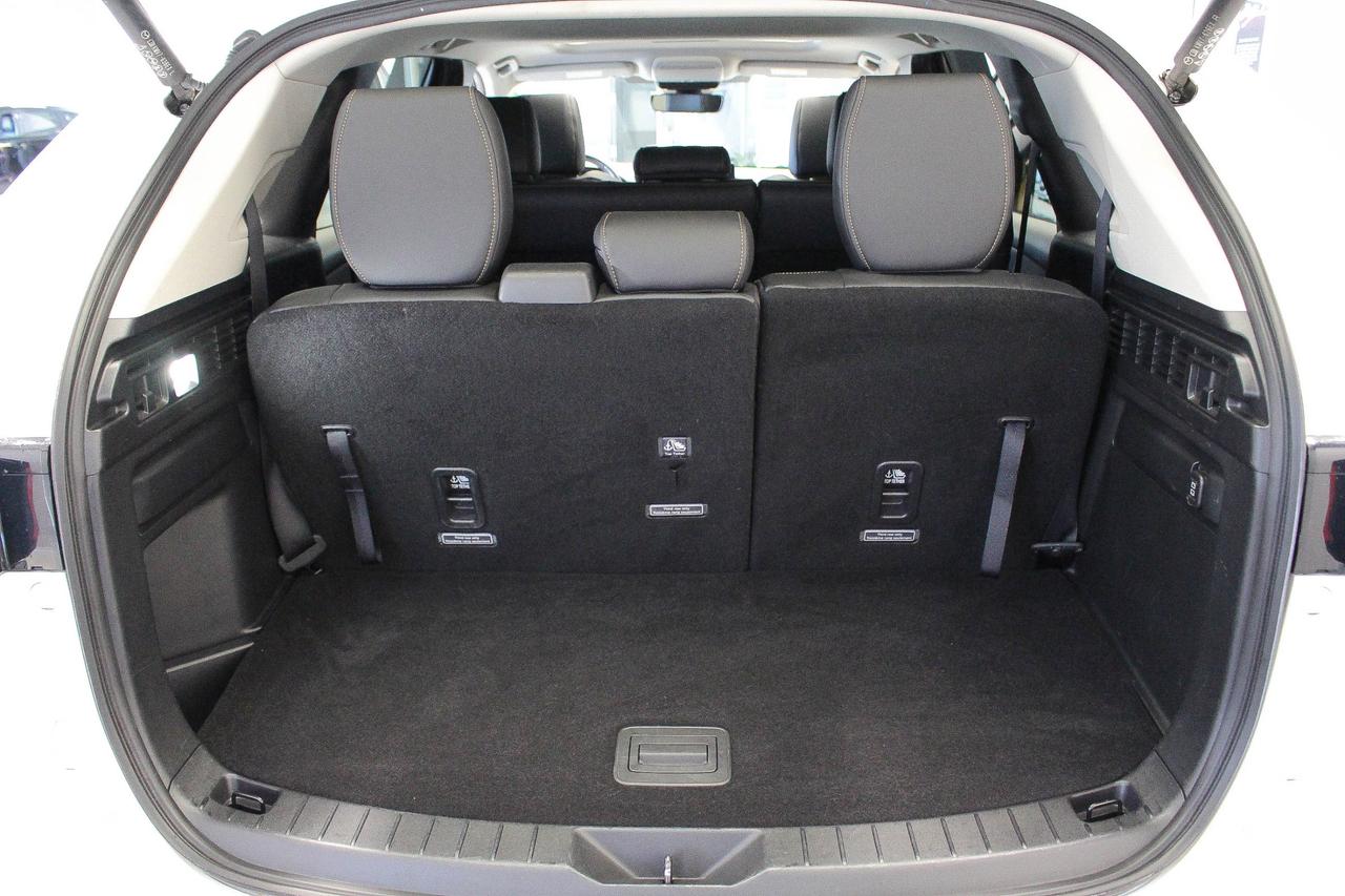 2025 Mazda CX-90 MHEV GS-L HEATED SEATS/STEERING WHEEL - APPLE CARPLAY & ANDROID AUTO - POWER LIFTGATE Photo