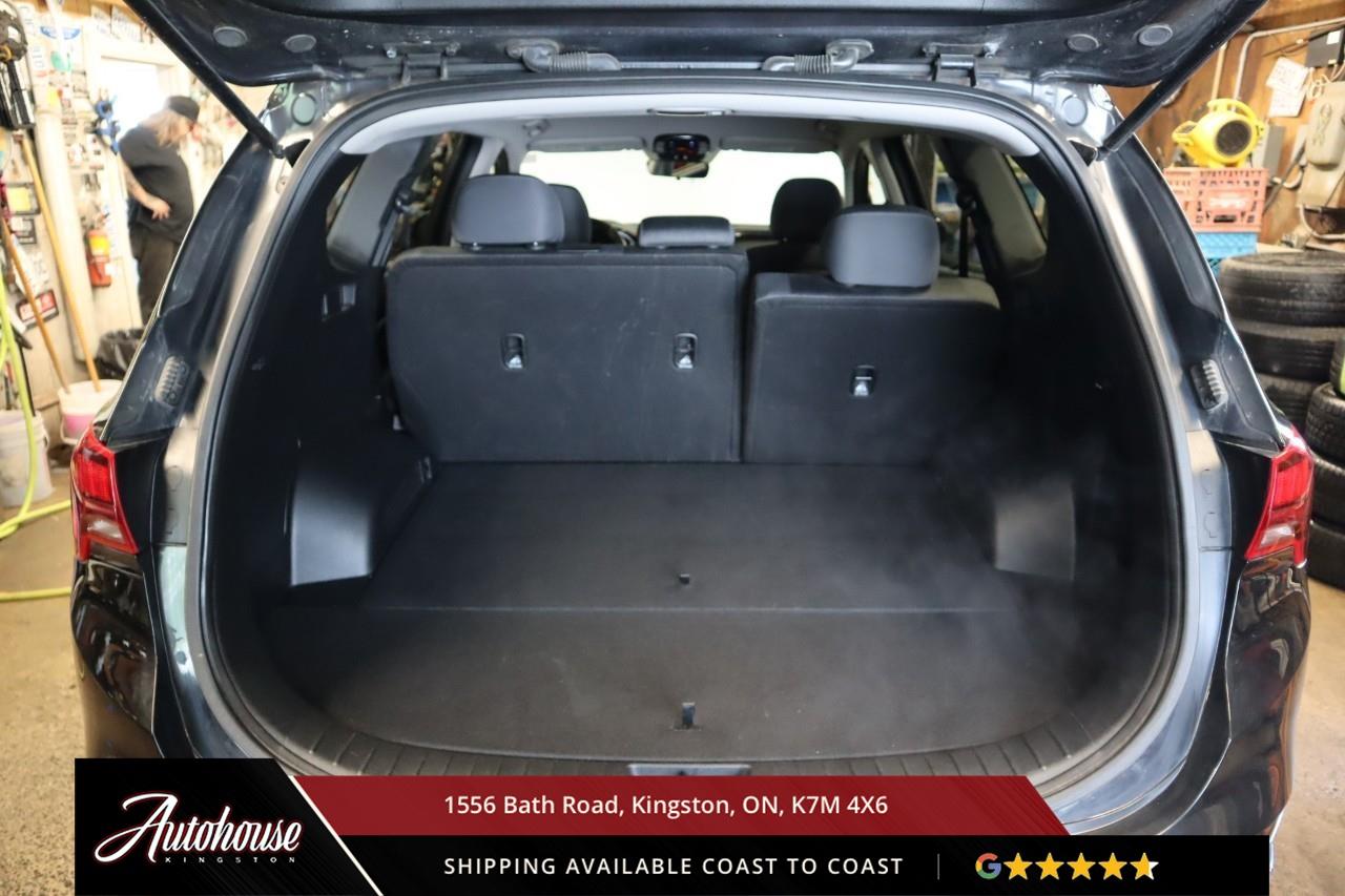 2023 Hyundai Santa Fe Preferred WIRELESS CARPLAY - HEATED WHEEL Photo