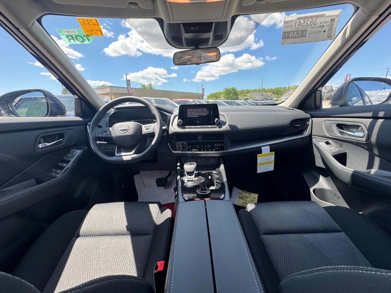 2026 Nissan Rogue AWD SV Moonroof Photo