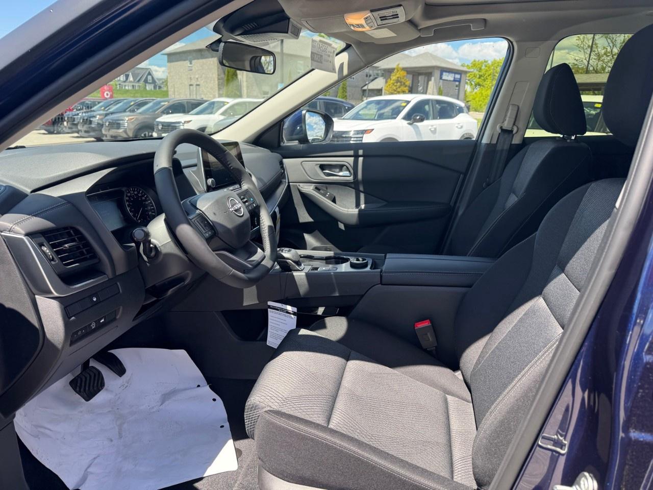2026 Nissan Rogue AWD SV Moonroof Photo