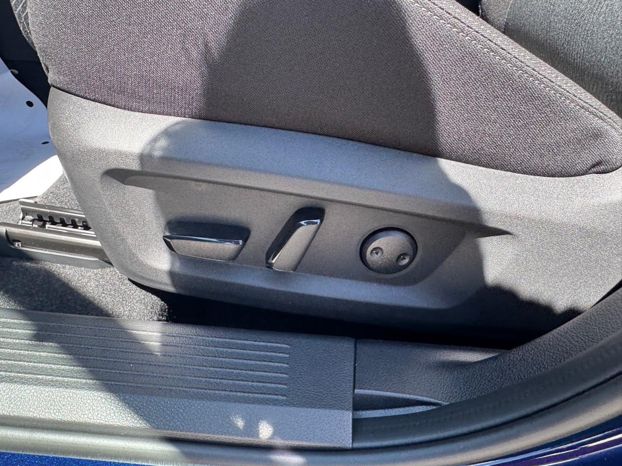 2026 Nissan Rogue AWD SV Moonroof Photo