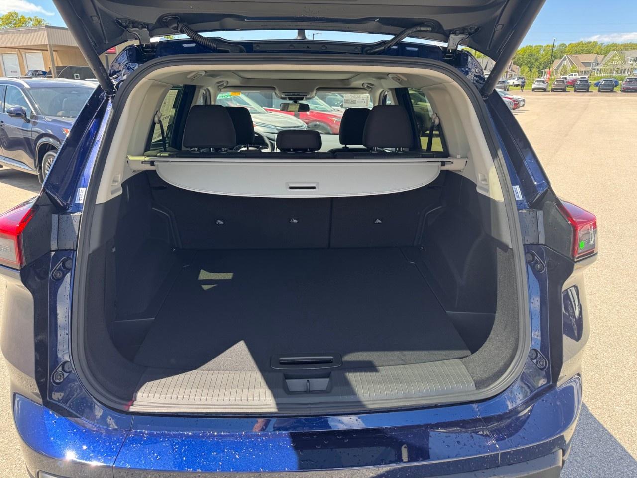 2026 Nissan Rogue AWD SV Moonroof Photo