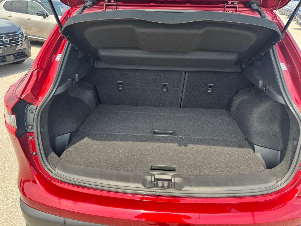 2021 Nissan Qashqai FWD SV CVT Photo