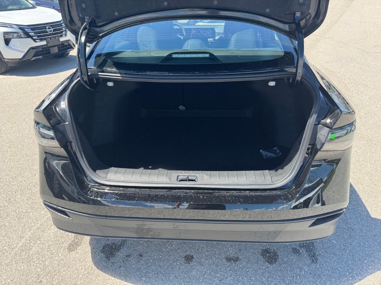 2026 Nissan Sentra SV SEDAN Photo