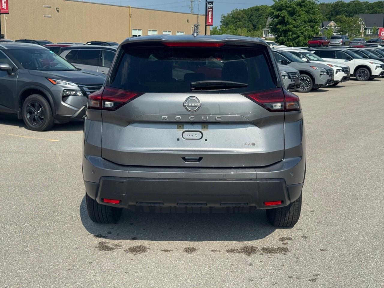 2024 Nissan Rogue AWD S Photo3