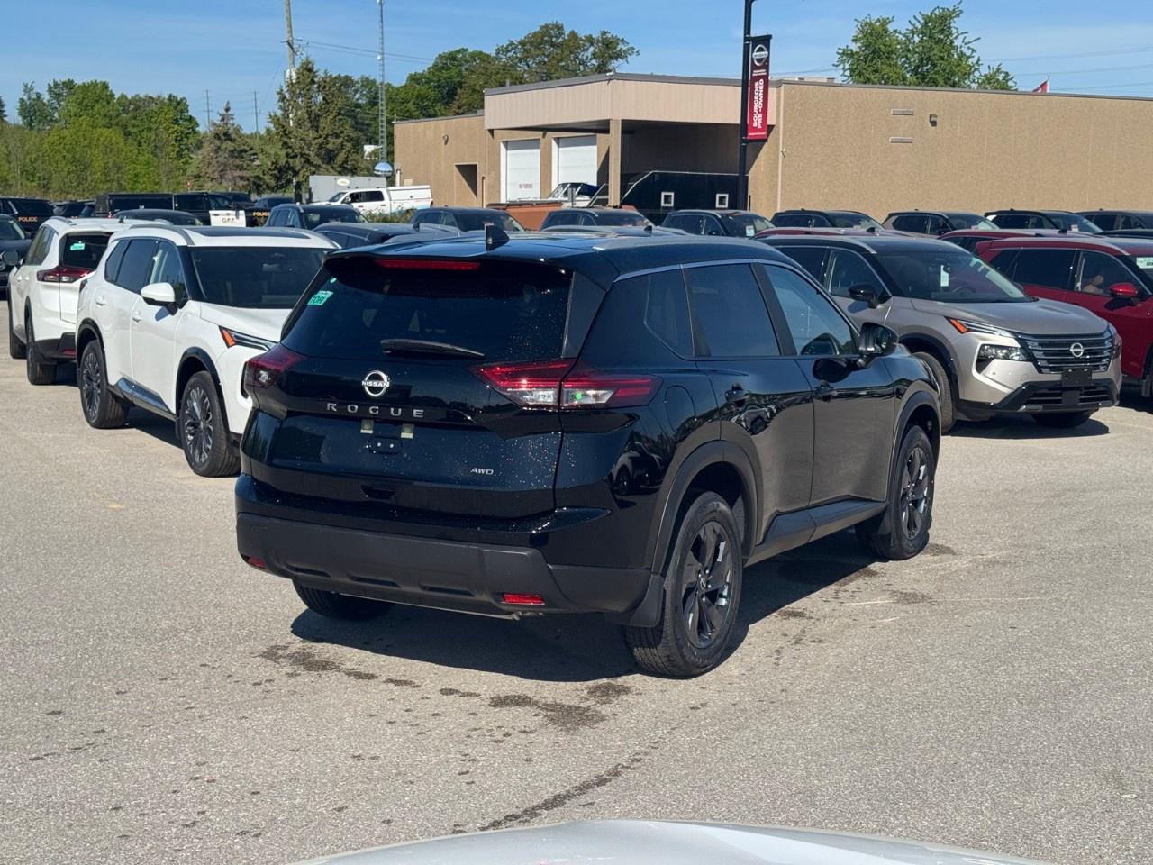 2026 Nissan Rogue AWD SV Moonroof Photo