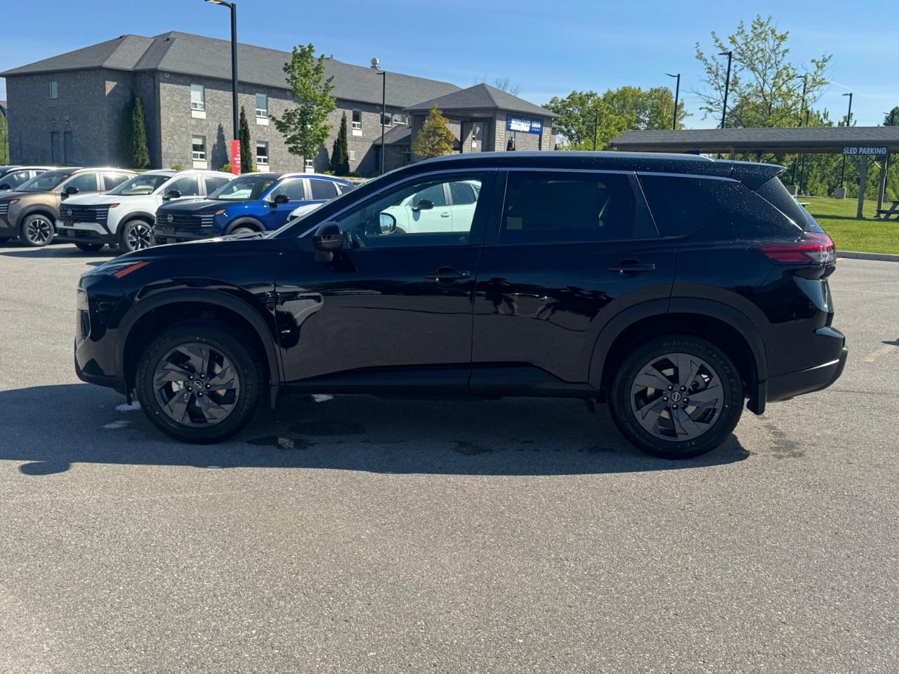 2026 Nissan Rogue AWD SV Moonroof Photo