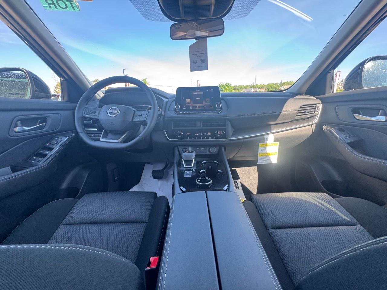 2026 Nissan Rogue AWD SV Moonroof Photo