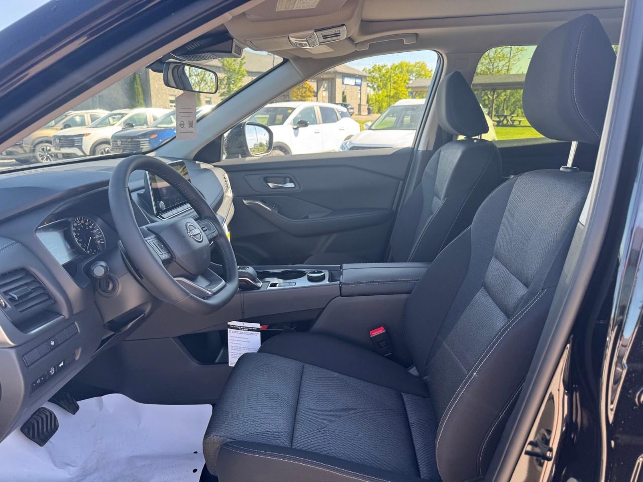 2026 Nissan Rogue AWD SV Moonroof Photo