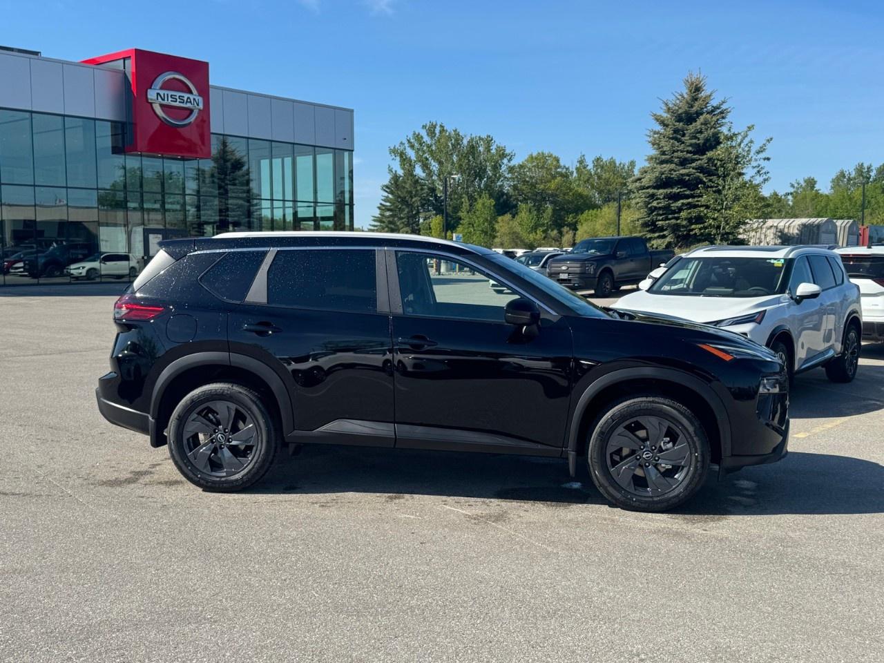 2026 Nissan Rogue AWD SV Moonroof Photo