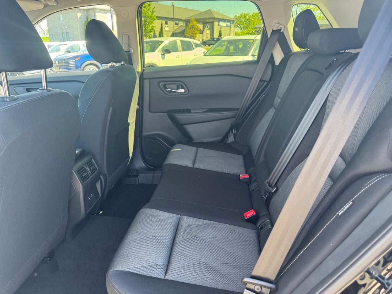 2026 Nissan Rogue AWD SV Moonroof Photo