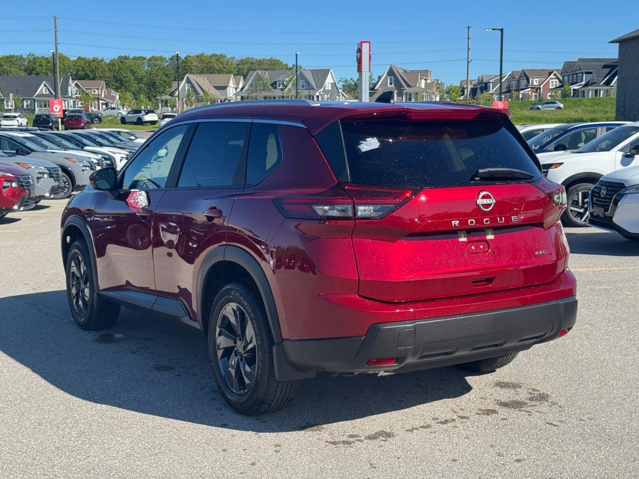 2026 Nissan Rogue AWD SV Moonroof Photo