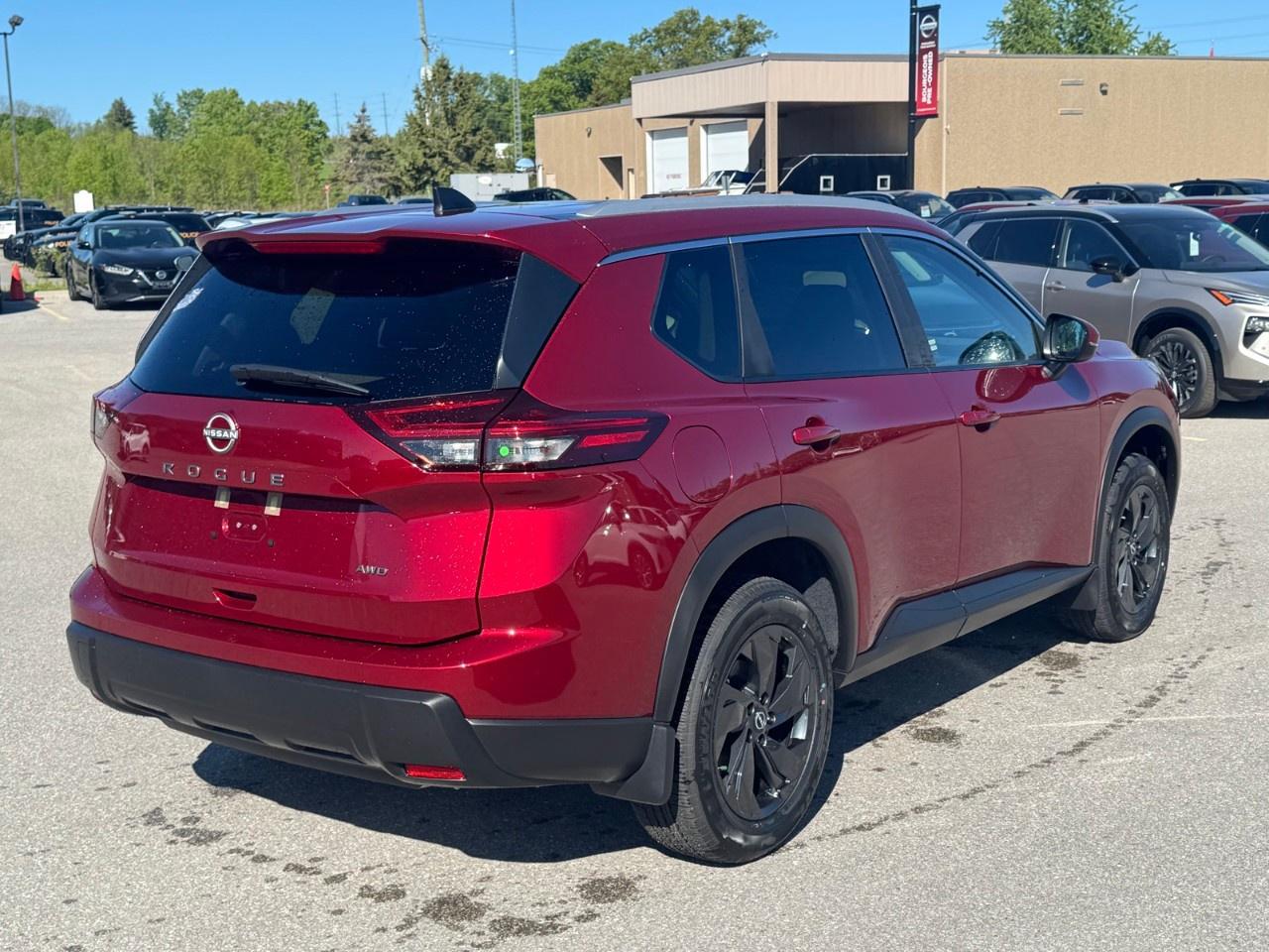 2026 Nissan Rogue AWD SV Moonroof Photo2