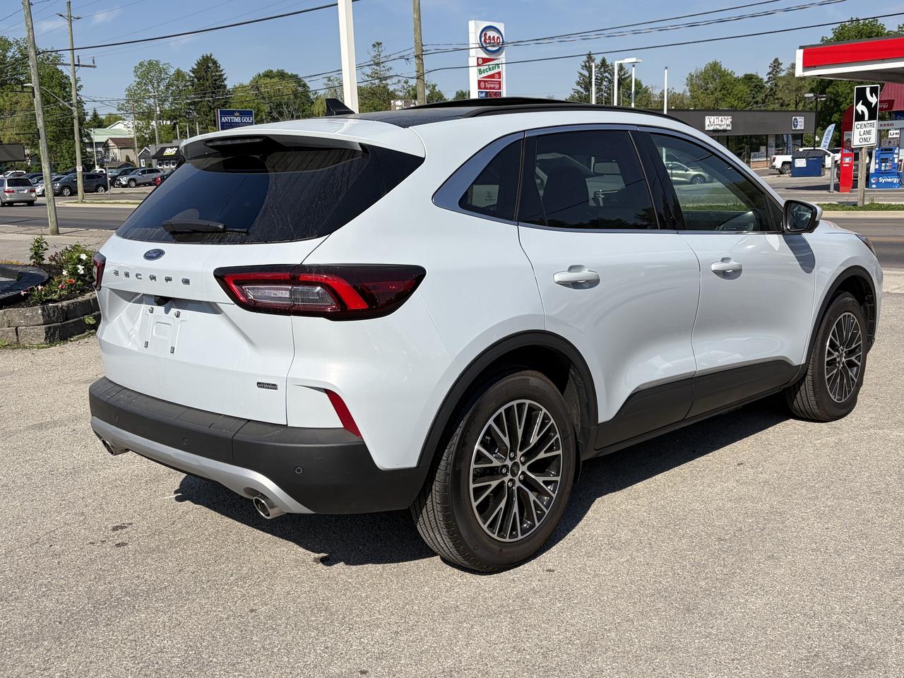 2025 Ford Escape PHEV FWD Photo4