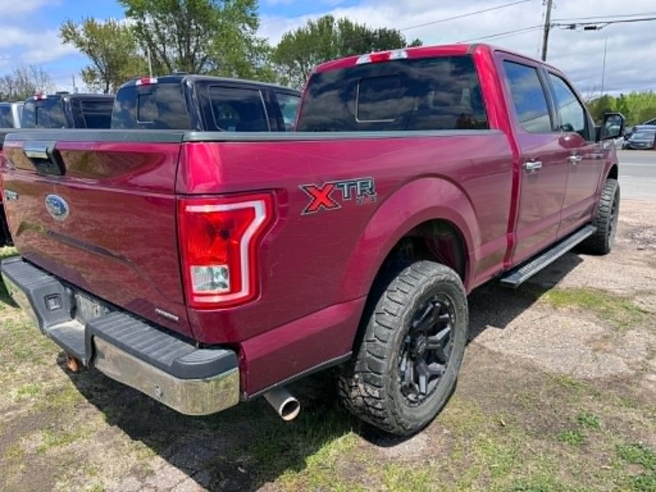 2015 Ford F-150 XLT Photo5