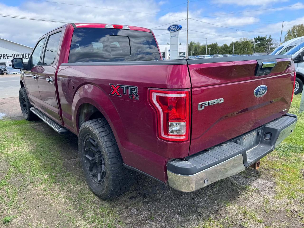 2015 Ford F-150 XLT Photo5
