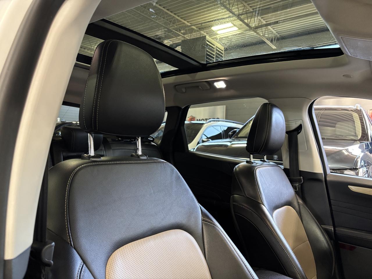 2021 Ford Escape Titanium Hybrid|AWD|NAV|CREAMLEATHER|WOOD|BOAUDIO| Photo