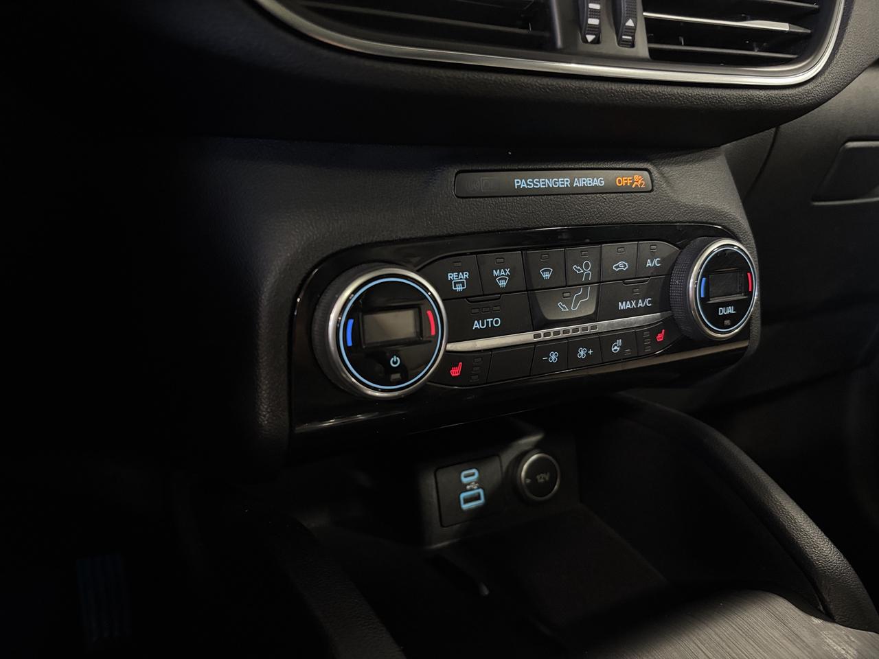 2021 Ford Escape Titanium Hybrid|AWD|NAV|CREAMLEATHER|WOOD|BOAUDIO| Photo