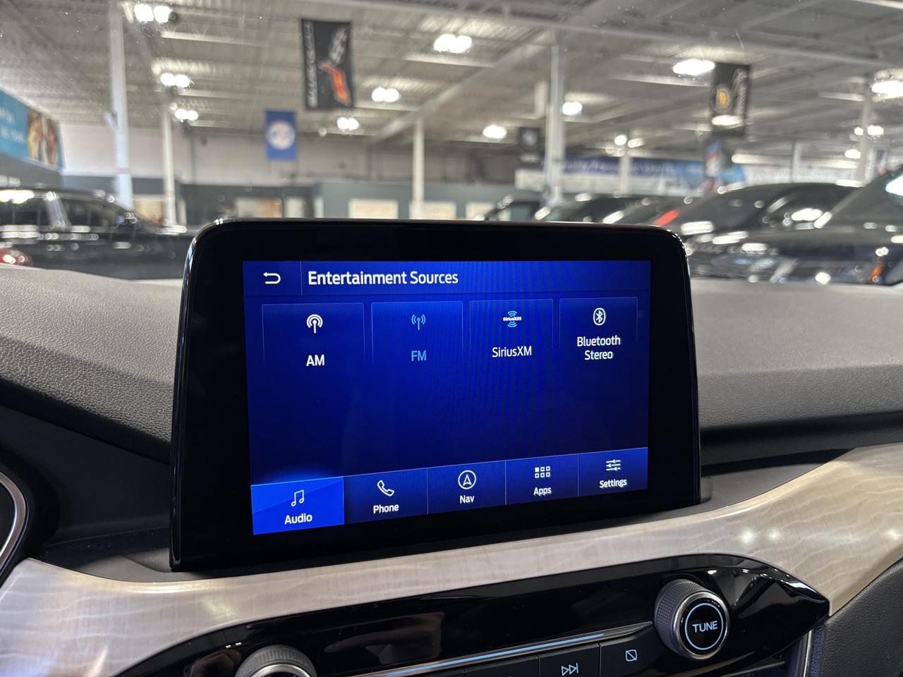 2021 Ford Escape Titanium Hybrid|AWD|NAV|CREAMLEATHER|WOOD|BOAUDIO| Photo