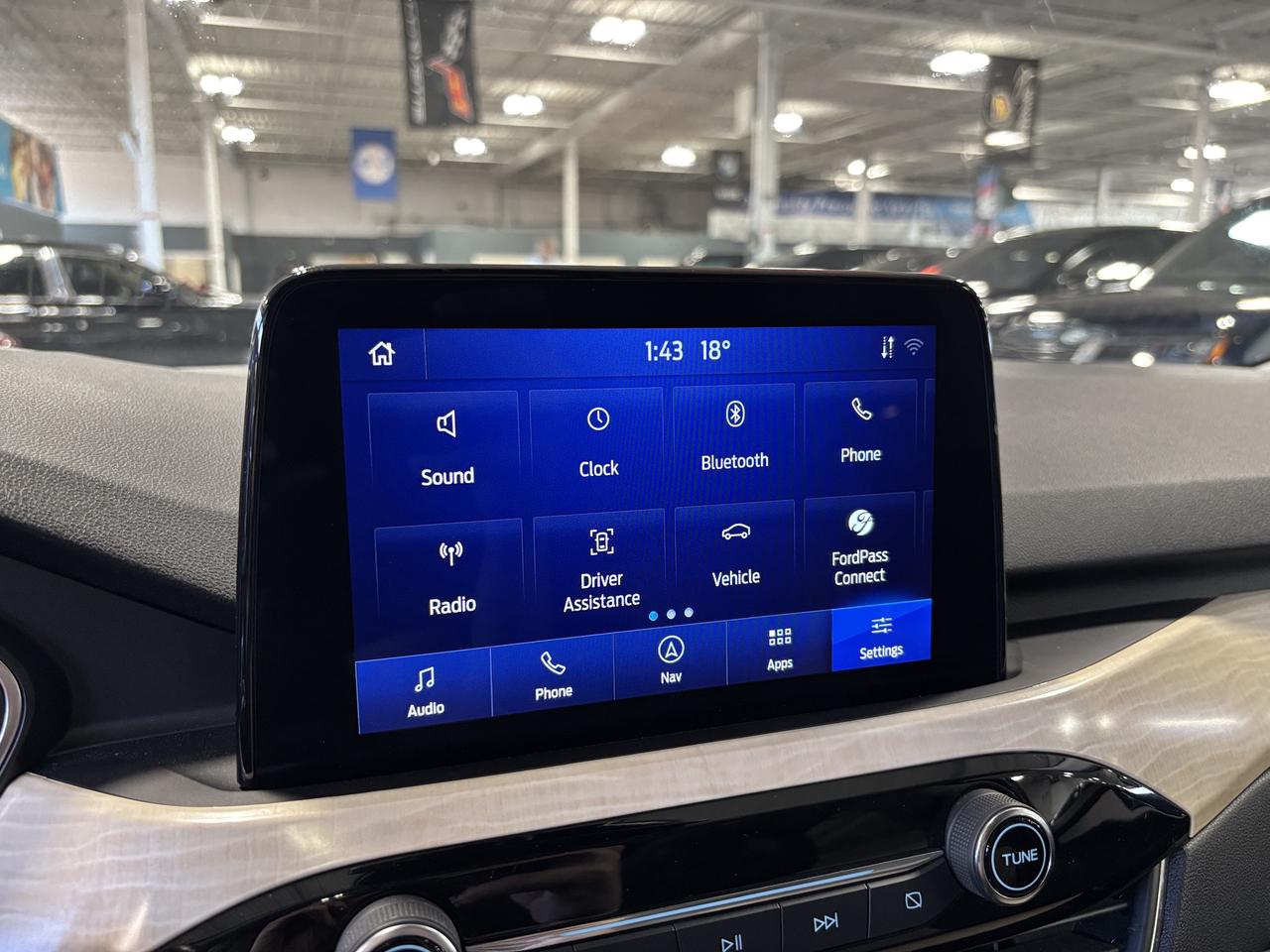 2021 Ford Escape Titanium Hybrid|AWD|NAV|CREAMLEATHER|WOOD|BOAUDIO| Photo