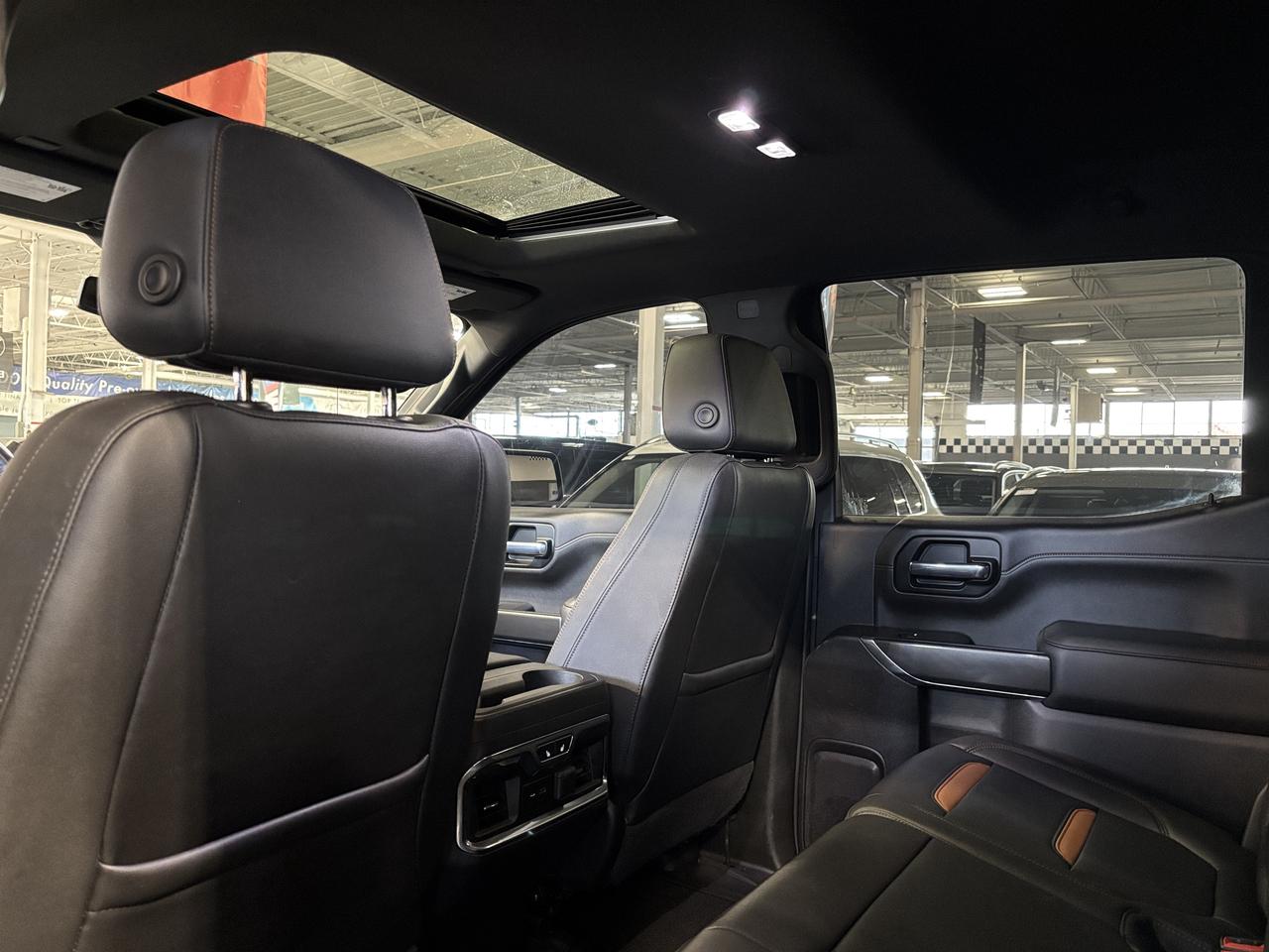 2021 GMC Sierra 1500 AT4 AWD|CREW|V8|NAV|BOSE|LEATHER|FUELRIMS|SUNROOF| Photo