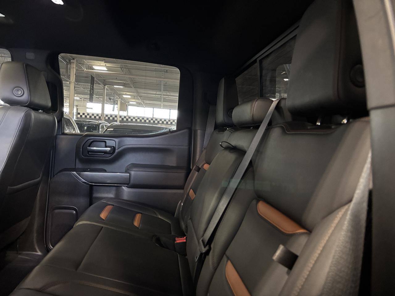 2021 GMC Sierra 1500 AT4 AWD|CREW|V8|NAV|BOSE|LEATHER|FUELRIMS|SUNROOF| Photo