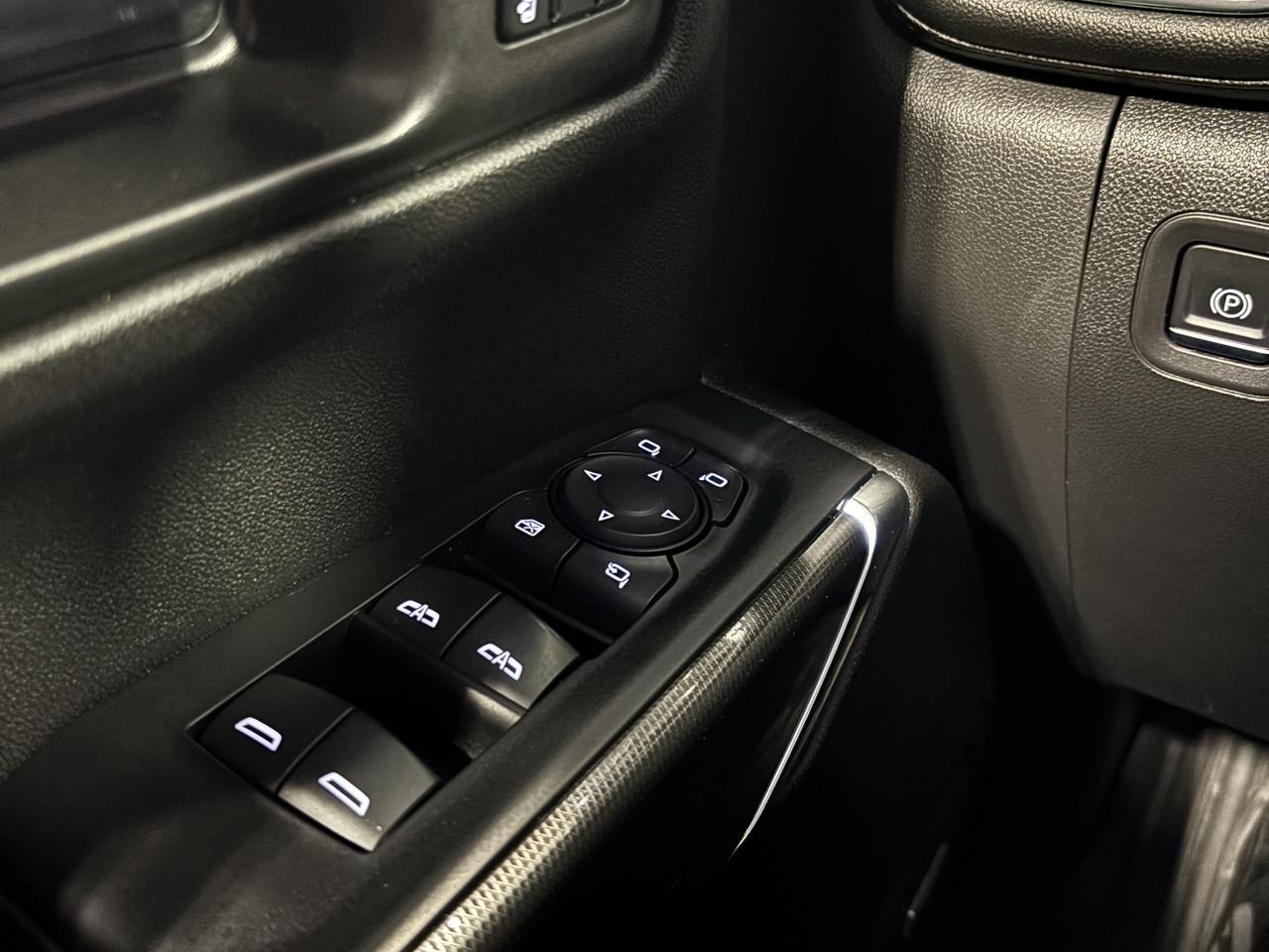 2021 GMC Sierra 1500 AT4 AWD|CREW|V8|NAV|BOSE|LEATHER|FUELRIMS|SUNROOF| Photo