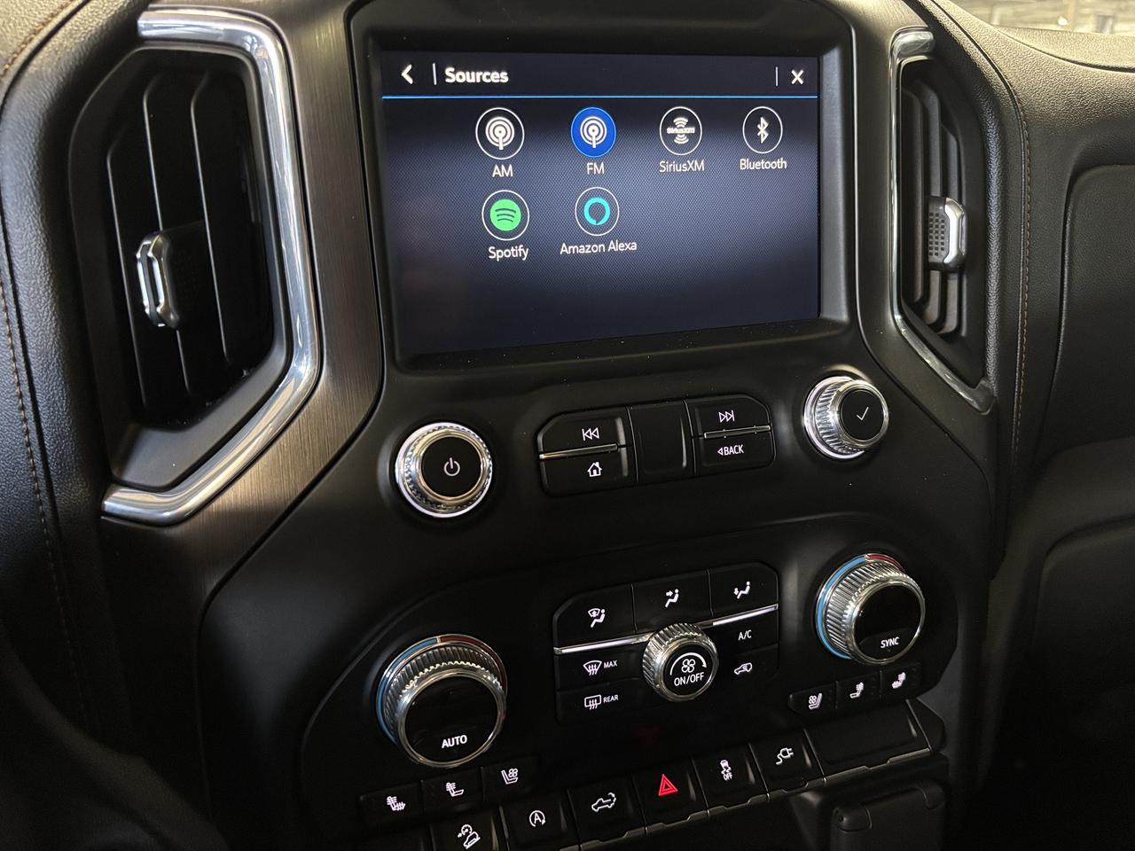 2021 GMC Sierra 1500 AT4 AWD|CREW|V8|NAV|BOSE|LEATHER|FUELRIMS|SUNROOF| Photo
