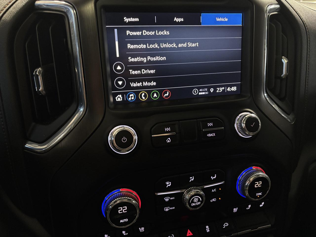 2021 GMC Sierra 1500 AT4 AWD|CREW|V8|NAV|BOSE|LEATHER|FUELRIMS|SUNROOF| Photo
