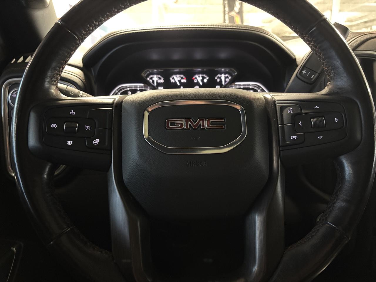 2021 GMC Sierra 1500 AT4 AWD|CREW|V8|NAV|BOSE|LEATHER|FUELRIMS|SUNROOF| Photo
