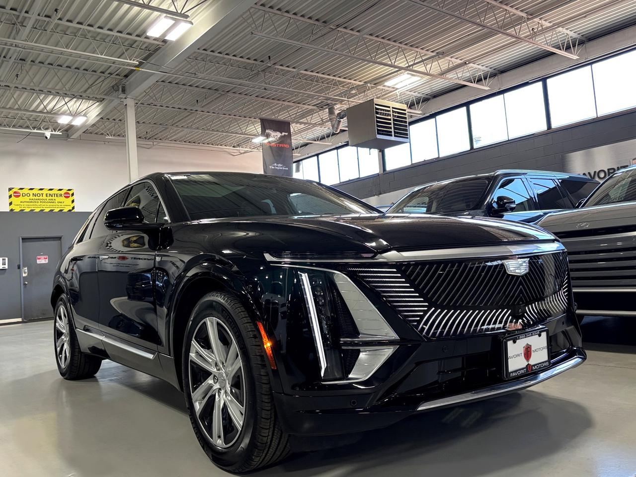 2024 Cadillac LYRIQ 450E|1SA|TECH|RWD|CLUSTERNAV|LEATHER|FULLGLASSROOF Photo