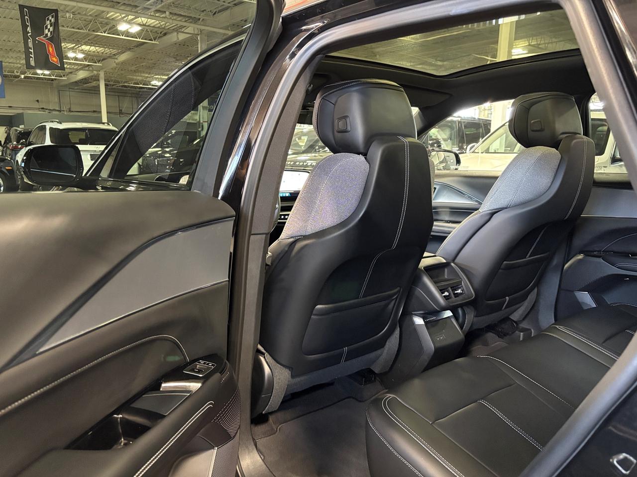 2024 Cadillac LYRIQ 450E|1SA|TECH|RWD|CLUSTERNAV|LEATHER|FULLGLASSROOF Photo
