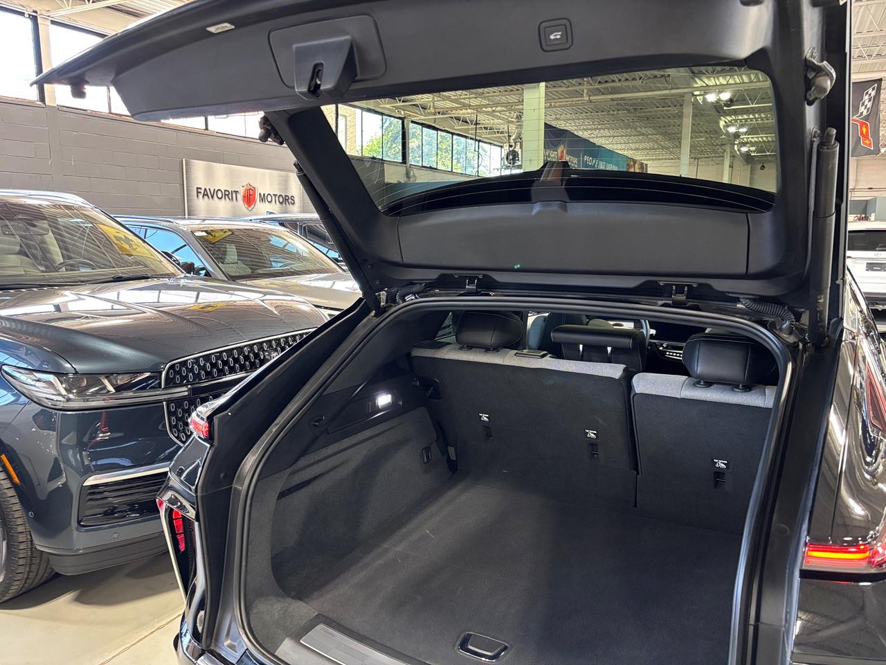 2024 Cadillac LYRIQ 450E|1SA|TECH|RWD|CLUSTERNAV|LEATHER|FULLGLASSROOF Photo
