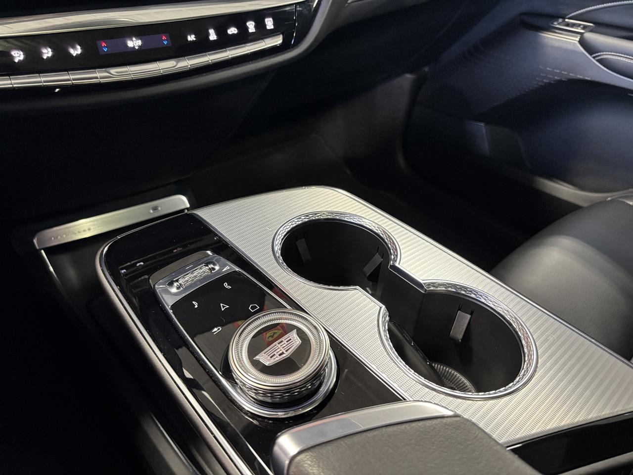 2024 Cadillac LYRIQ 450E|1SA|TECH|RWD|CLUSTERNAV|LEATHER|FULLGLASSROOF Photo