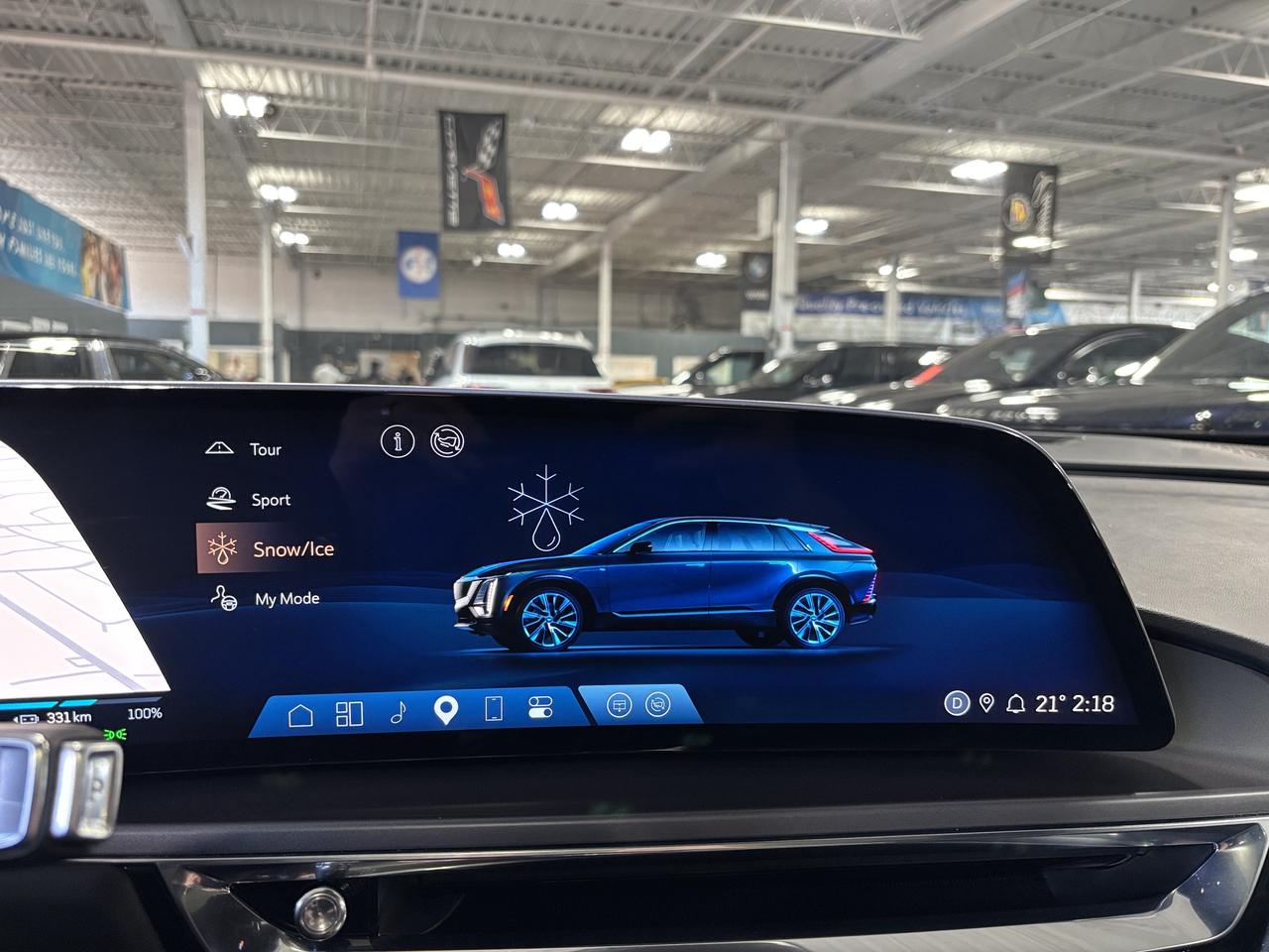 2024 Cadillac LYRIQ 450E|1SA|TECH|RWD|CLUSTERNAV|LEATHER|FULLGLASSROOF Photo