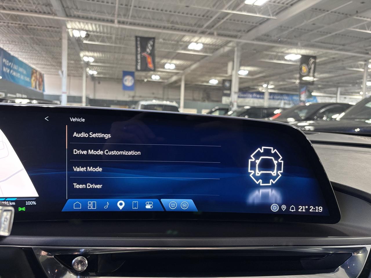 2024 Cadillac LYRIQ 450E|1SA|TECH|RWD|CLUSTERNAV|LEATHER|FULLGLASSROOF Photo