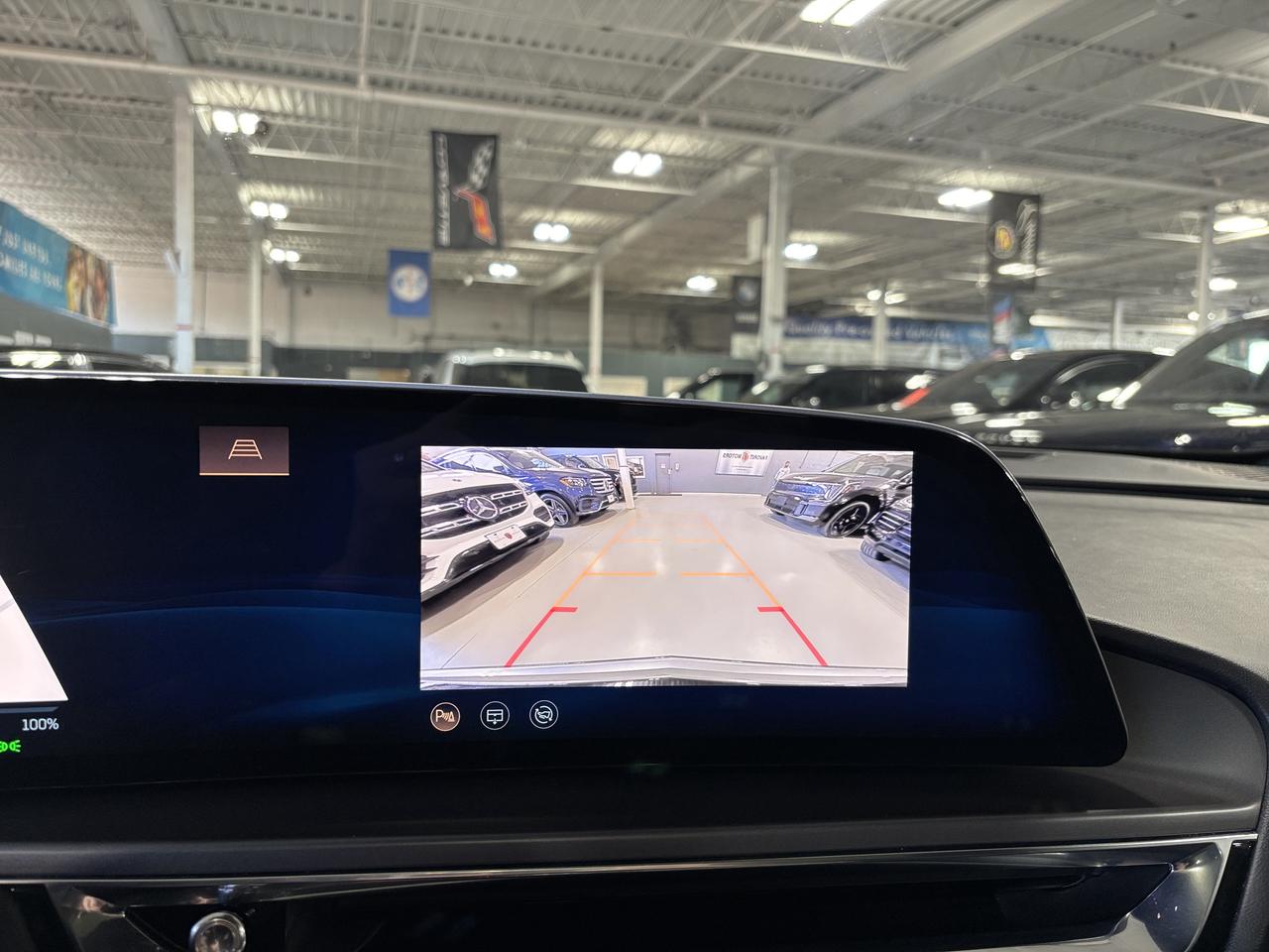 2024 Cadillac LYRIQ 450E|1SA|TECH|RWD|CLUSTERNAV|LEATHER|FULLGLASSROOF Photo