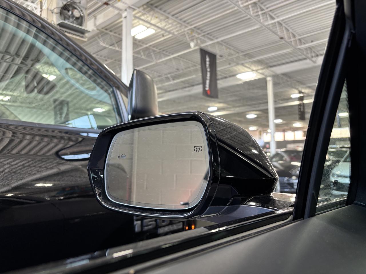 2024 Cadillac LYRIQ 450E|Luxury|1SC|RWD|AMBIENT|WOOD|CLUSTERNAV|360CAM Photo