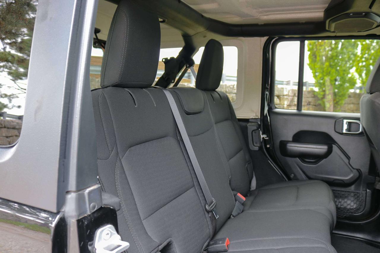 2019 Jeep Wrangler Unlimited Sport 4x4 | REMOTE START | TRAILER HITCH | Photo